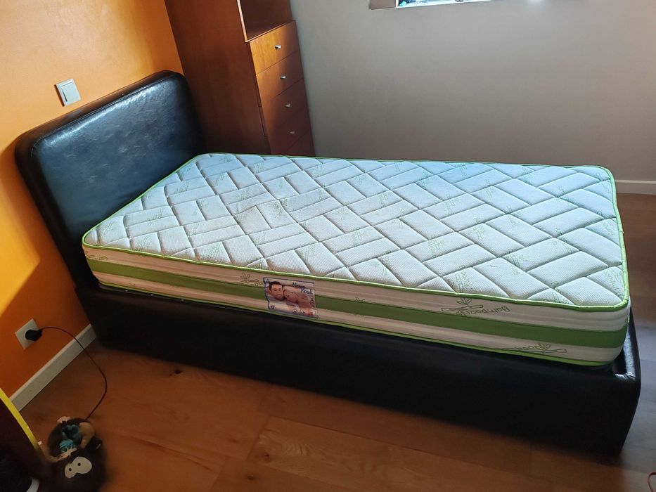 Cama de solteiro 190x90 em carvalho