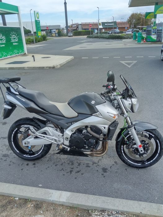 Suzuki GSR 600 (Naked) 98cv