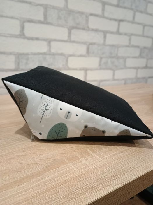 Вкладиш в автокрісло для новонароджених