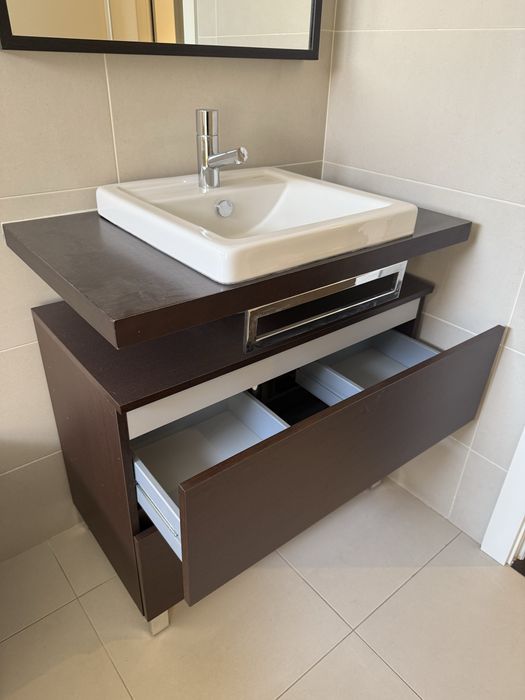 Conjunto Móvel de Casa de banho e Espelho