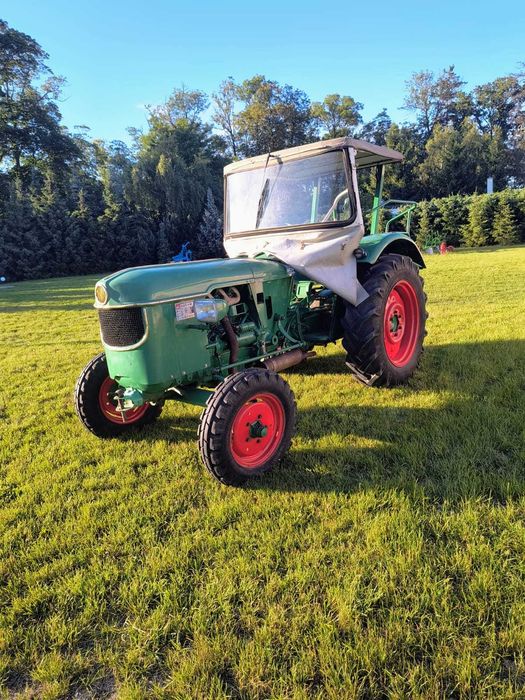 Ciągnik rolniczy Deutz 3  cylindrowy model D 40. 2,
