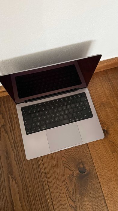 Macbook Pro 14' 2023 M2 Pro 16GB 1TB