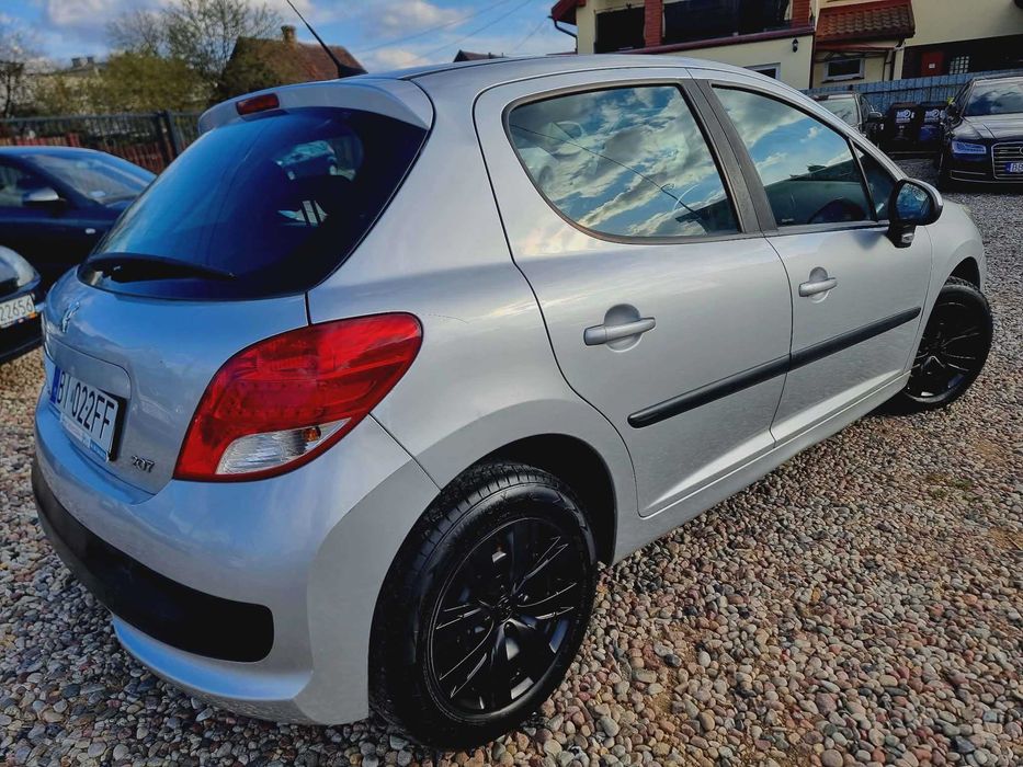 Peugeot 207 niski przebieg