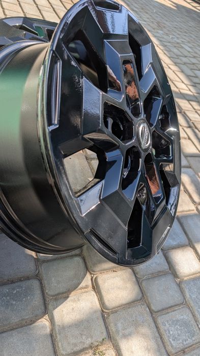 6 114,3 R 18 Оригінальні диски Nissan Navara D 23 2019 року