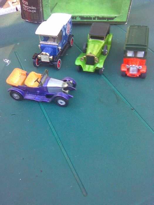 4 miniaturas matchbox anos 20 .