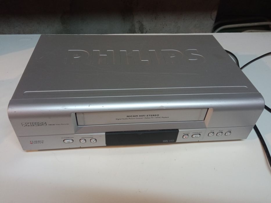 Ładny magnetowid Philips VR 540/58