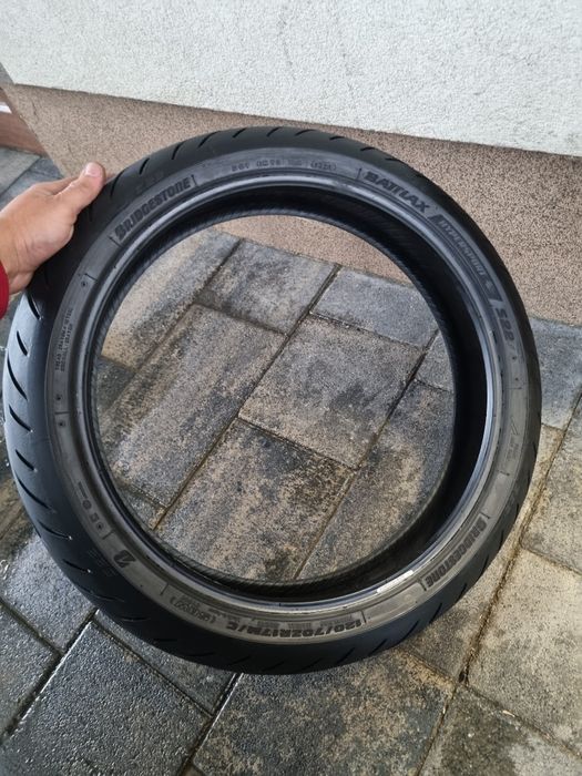 Мотошина Bridgestone Battlax Hypersport S22f  120/70 R17 2023 Рік