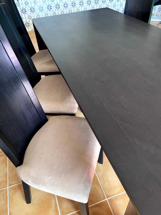 Mesa de Jantar em Madeira Maciça + 6 Cadeiras
