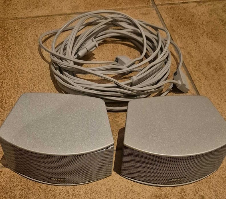 Par Colunas Bose 321 + Suportes Originais + Cabos (Ligar a TV/Amplificador)