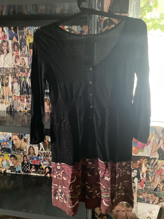 Lote: 2 vestidos midi e uma tunica custo b