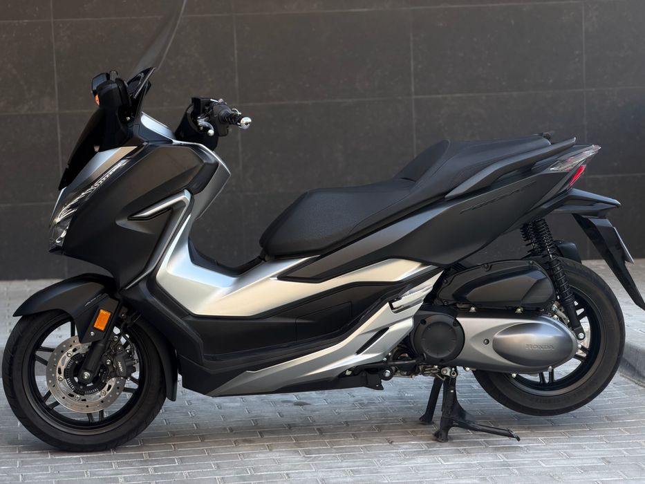 HONDA FORZA 300 - Ótimo Estado!
