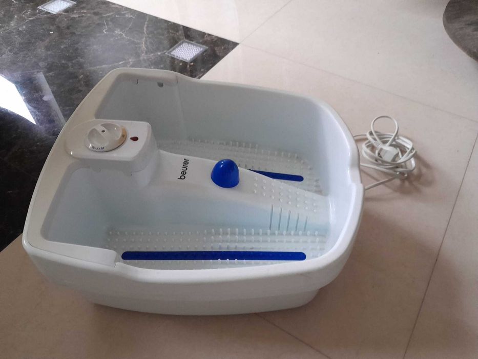 Masażer spa do hydromasażu stóp BEURER