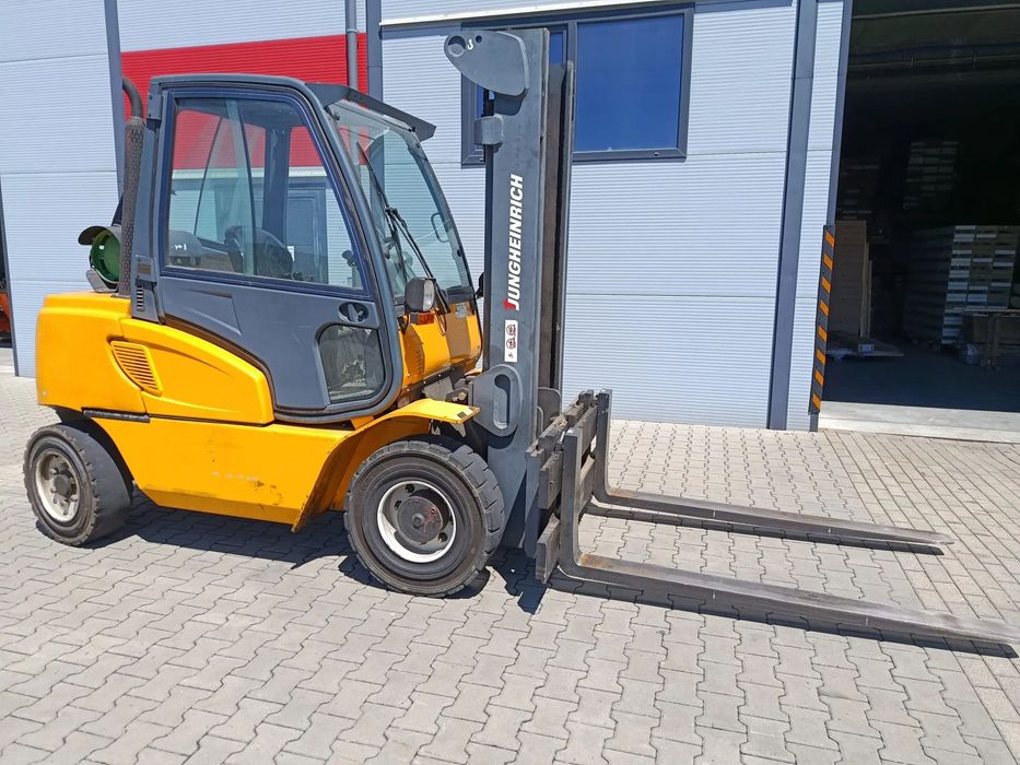 Jungheinrich  Wózek widłowy udźwig 4t