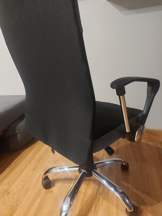 Krzesko Fotel obrotowy biurowy