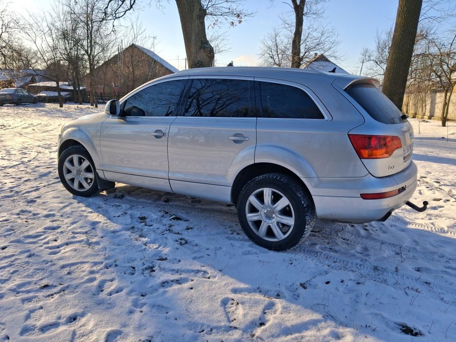 Продам Audi Q7 Quattro(без вкладень)