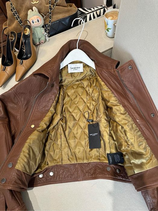 Женская кожаная куртка Yves Saint Laurent (S)
