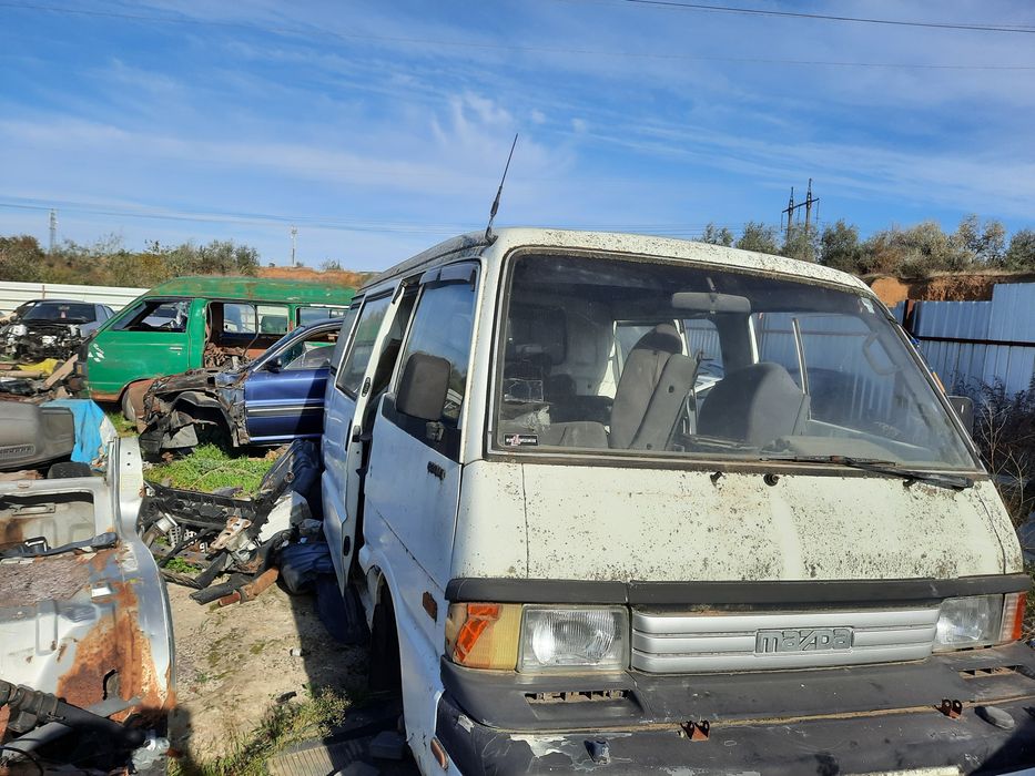 Продам двигатель MAZDA E2000