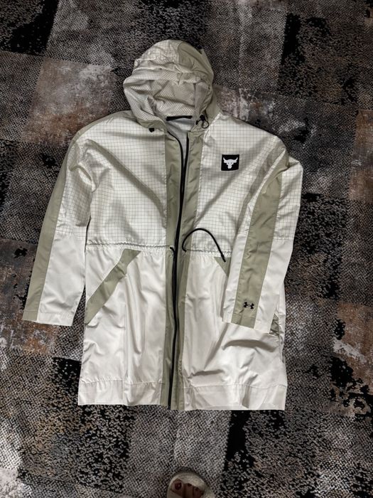 Жіноча бежевий плащ under armor pit rock woven