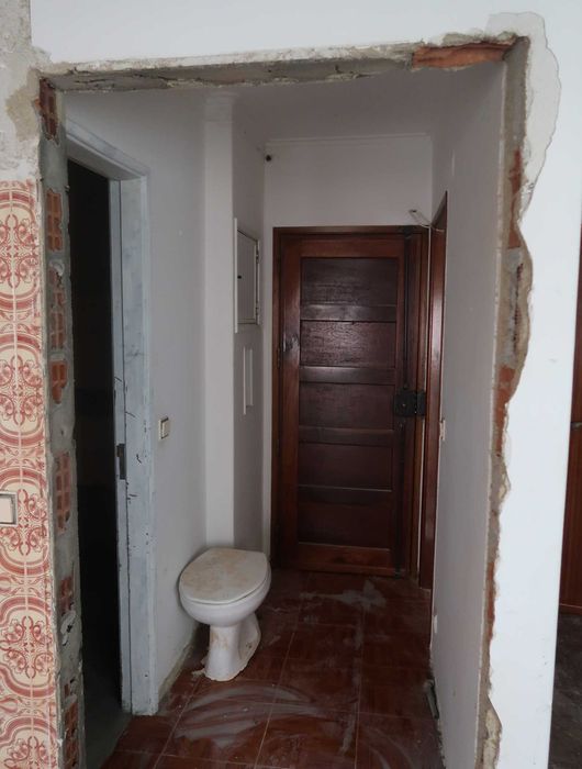 Magnífico T0 em Remodelação Total, junto à Estação do Cacém