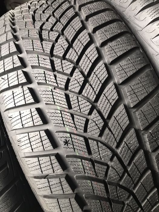 225/50/17 R17 Goodyear Ultra Grip Perfomance GEN1 4шт новые зима