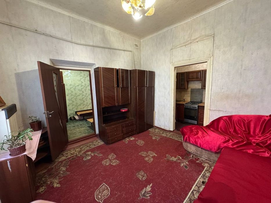 Продається 2х кімнатна квартира, р-н Пивзаводу. Ціна з оформленням.