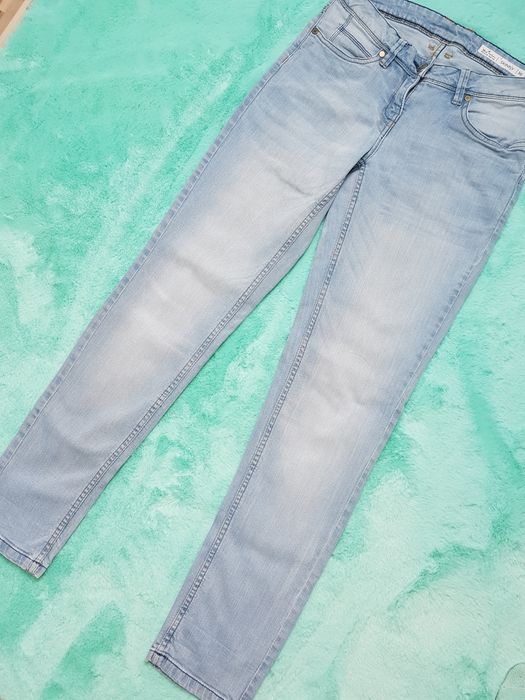 Jasne jeansy skinny rozm. 36