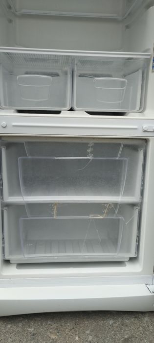 Холодильник Індезіт