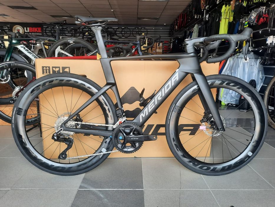 Merida reacto 105 di2 e rodas reynolds