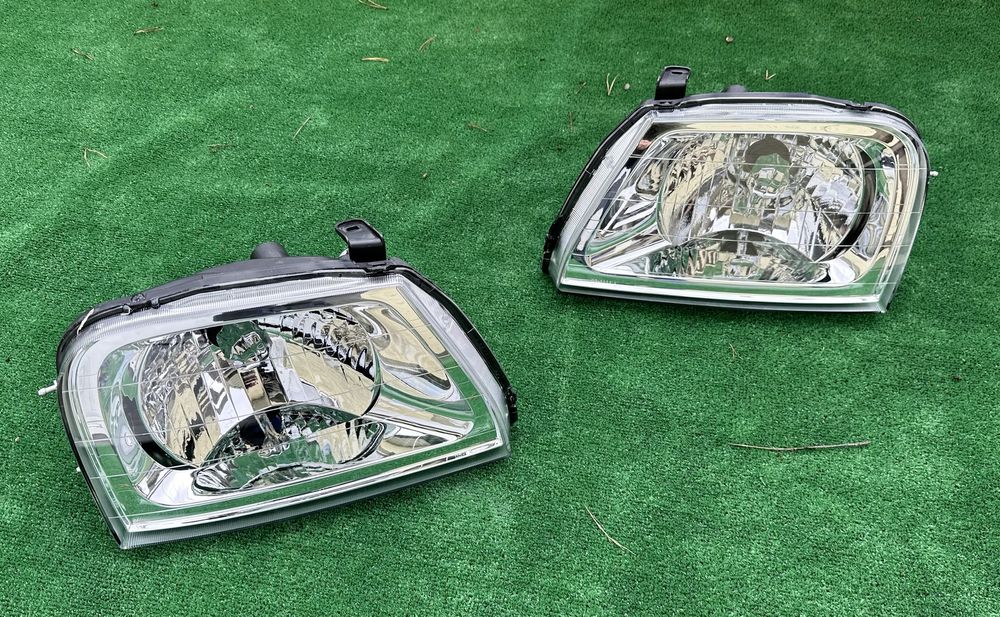 Фари Mitsubishi L200 1995-2005 передні