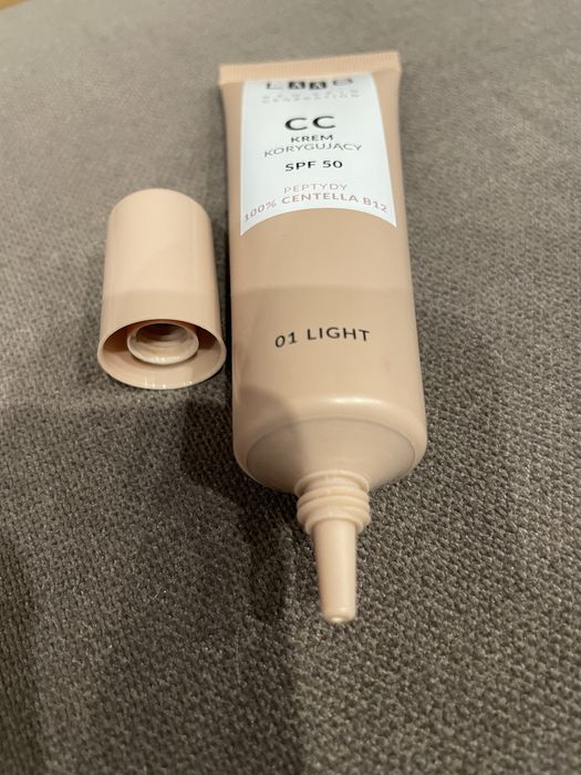 Podklad krem korygujacy cc z serii AA  laab light