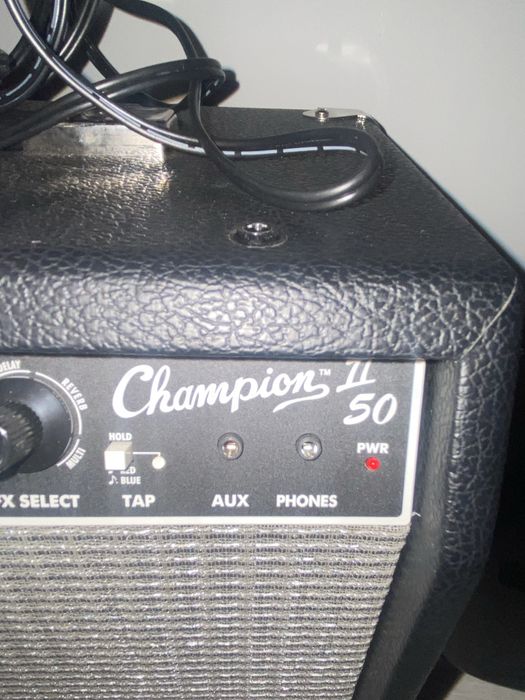 Wzmacniacz gitarowy Fender Champion II + footswitch