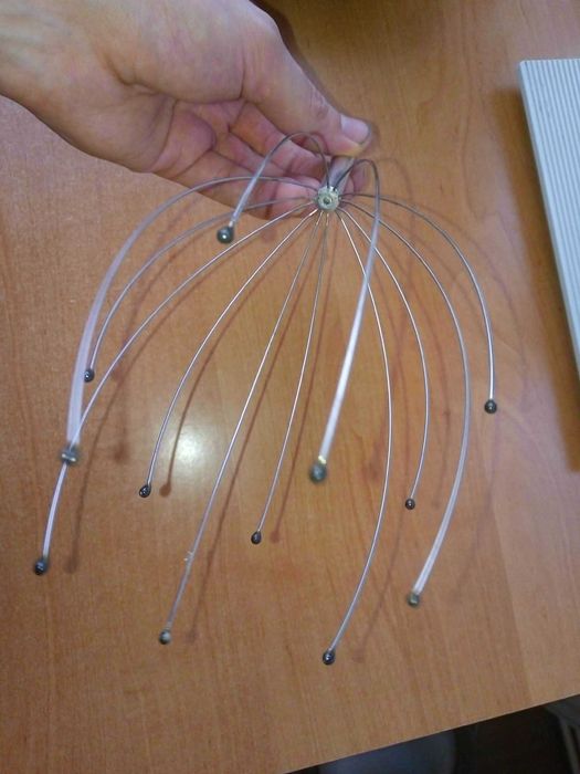 Masażer do głowy włosów metalowy ajurwedyjski z rączką