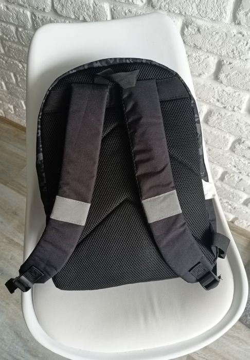 Стильний  яскравий рюкзак