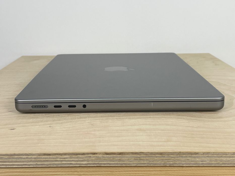2023 MacBook Pro A2918 14" M3 16GB 512 GB
