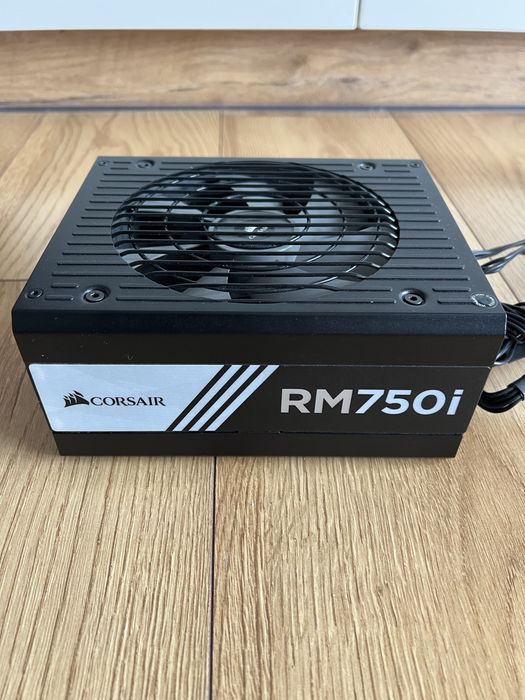 Zasilacz Corsair RM750i