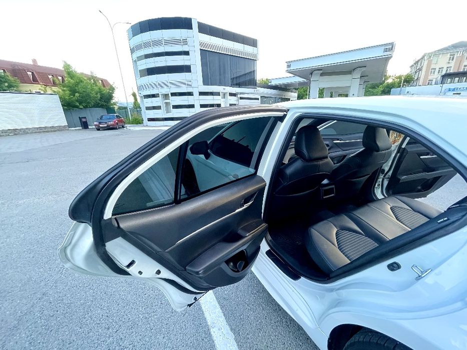 Toyota Camry SE 2023 Hybrid