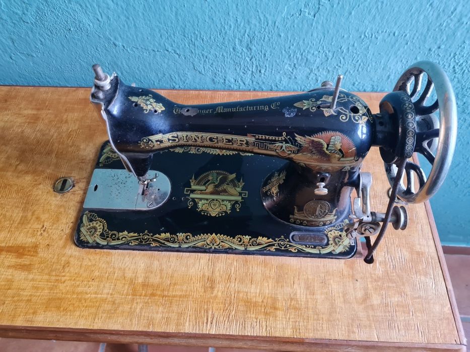 Máquina de costura antiga - Singer