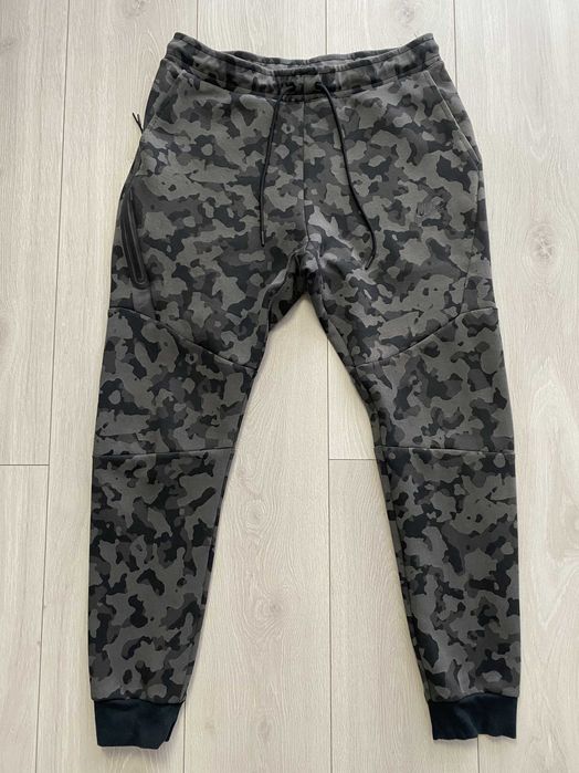 NIKE Tech Fleece r.M oryginalne spodnie sportowe męskie