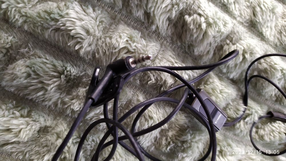 Продам наушники Нокиа