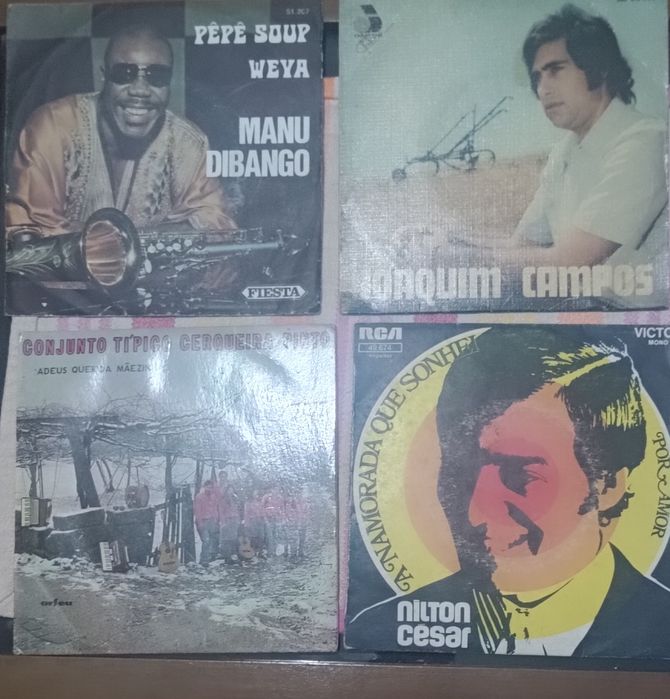 Lote 30 Discos Vinil Single (7'') – Rolling Stones, Roberto Carlos e Clássicos Franceses