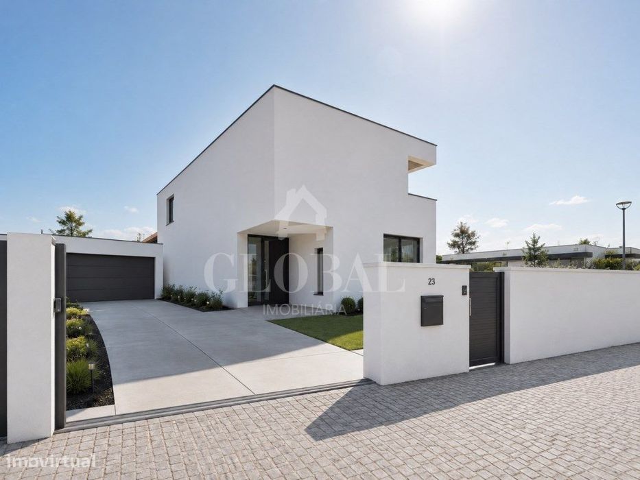 T4 Detached House in Esmoriz