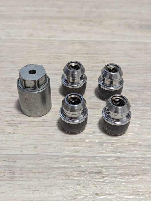 Секретки секретні гайки Hyundai Kia 66490ADE50 McGard  24195SL з кільцем що обертається