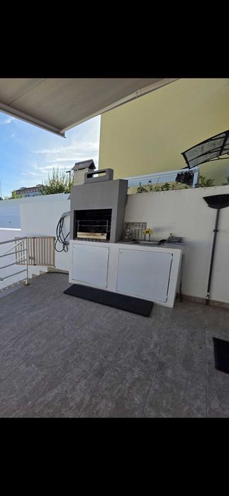 Moradia T3 piscina +ginásio