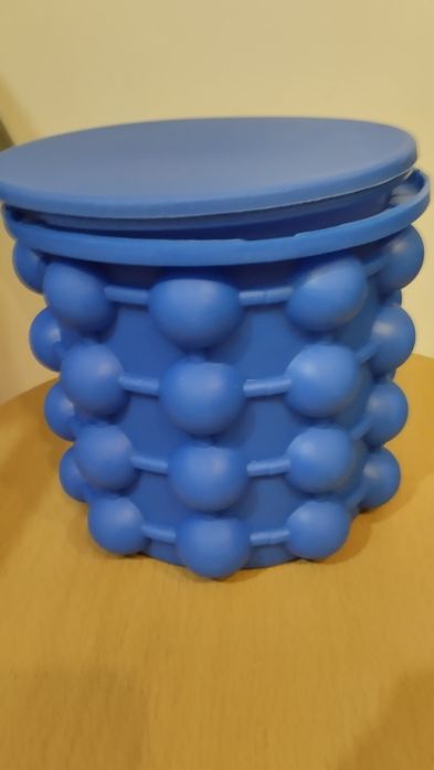 Pojemnik kulki do lodu. Nowe