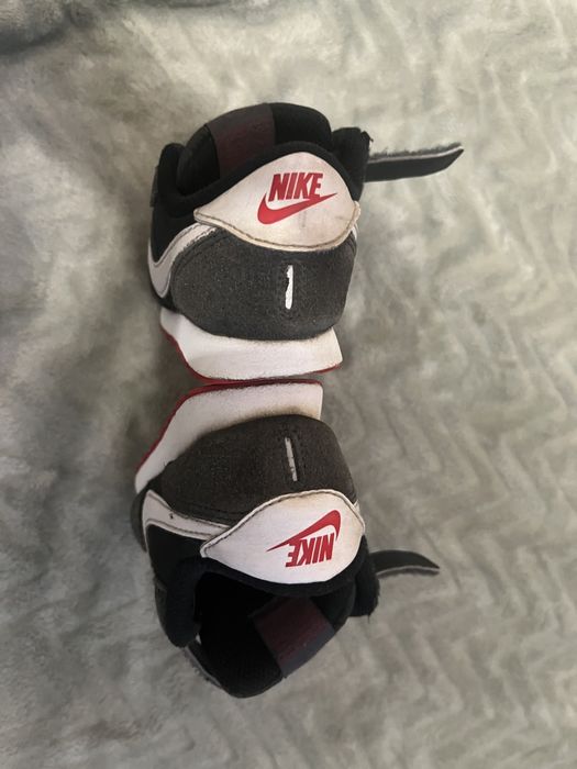 Trampki dziecięce firmy Nike rozmiar 23,5-24 UE, UK 6,5