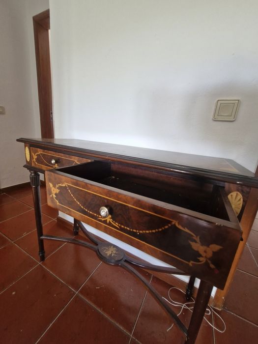 Consola em Mogno - reservado