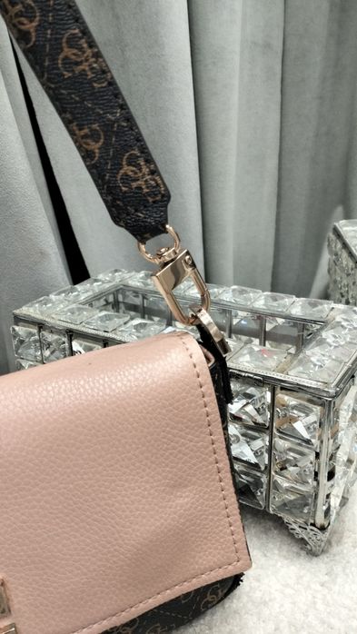 Torebka Guess monogram