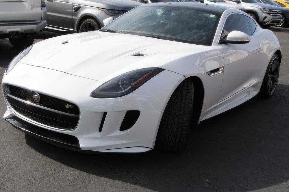 Jaguar F-Type R      2016