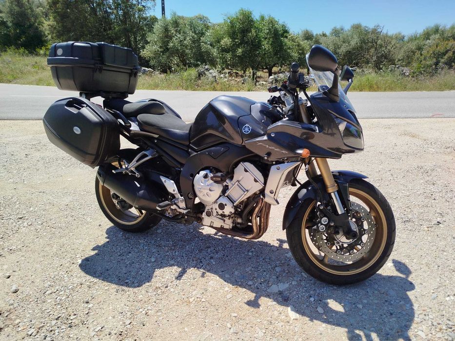 Yamaha Fazer 1000 ABS com malas laterais e top case