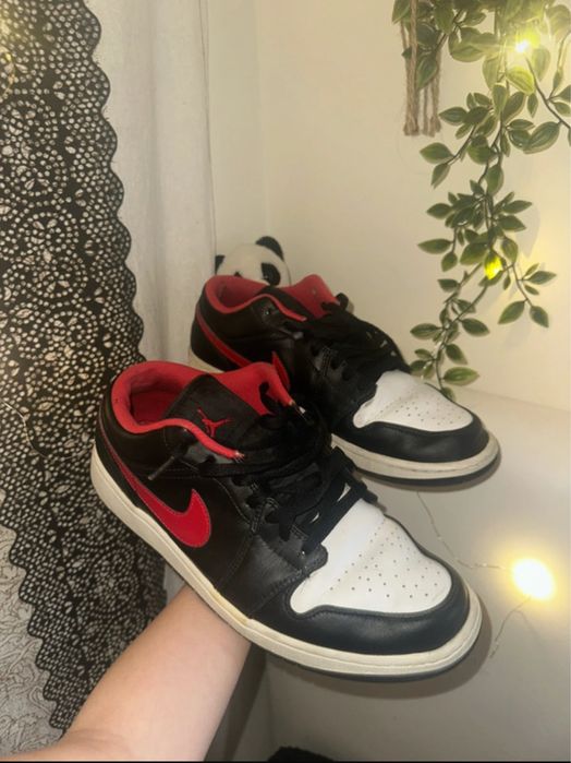 Air Jordan - Nike vermelhas e pretas 46